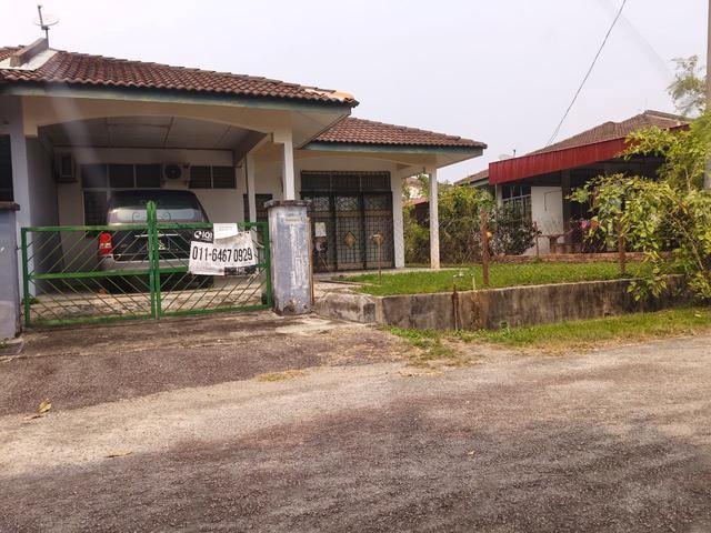 Residential House for sale in Malaka