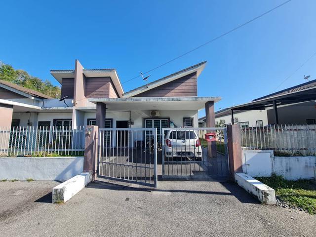 Residential House for sale in Perak, Perak Tengah