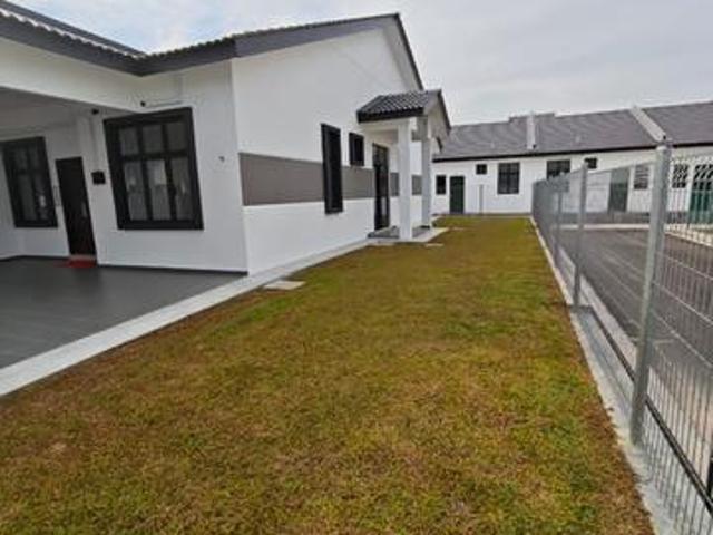 Terraced House for sale in Malaka