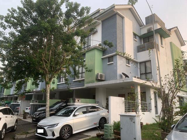 Townhouse for rent in Petaling, Subang Jaya