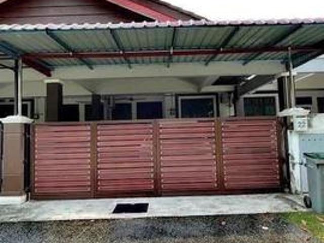 Terraced House for rent in Malaka
