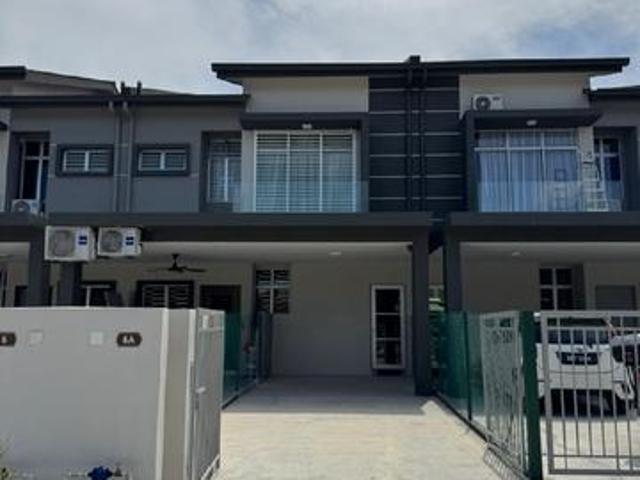 Townhouse for rent in Selangor