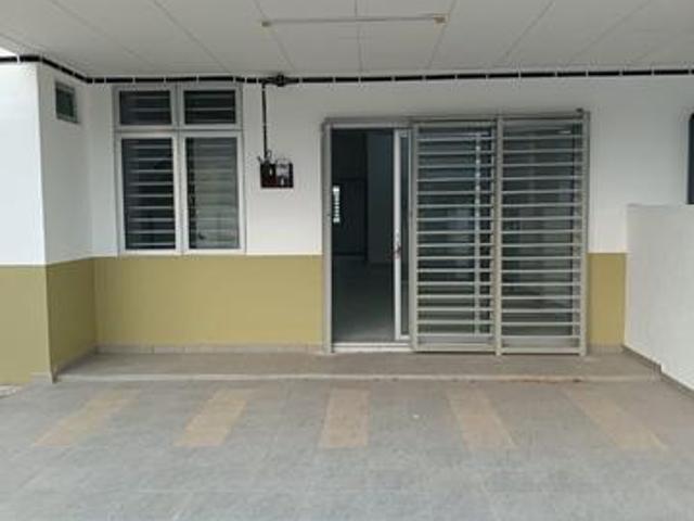 Terraced House for rent in Malaka