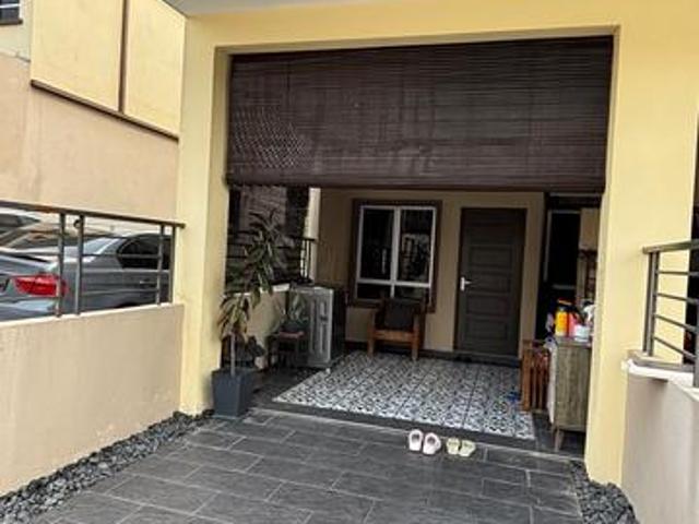 Townhouse for rent in Tanjong Sepat, Selangor