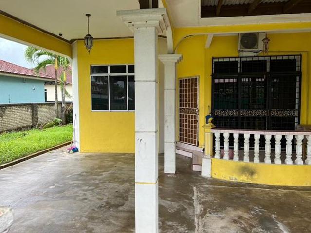 Residential House for rent in Paka