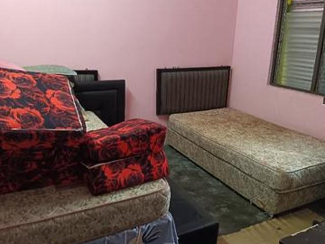 Terraced House for sale in Malaka