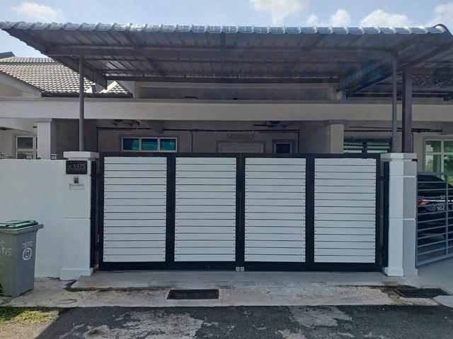 Terraced House for sale in Malaka