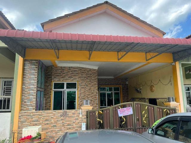 Terraced House for sale in Malaka