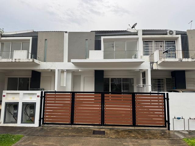 Terraced House for rent in Malaka