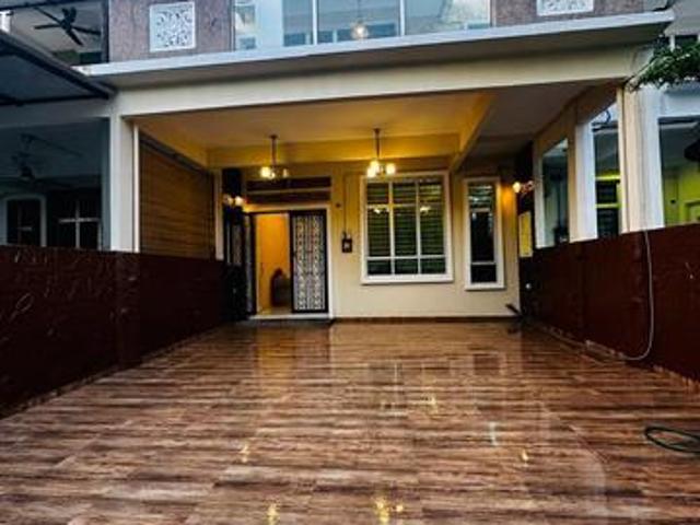 Terraced House for sale in Malaka