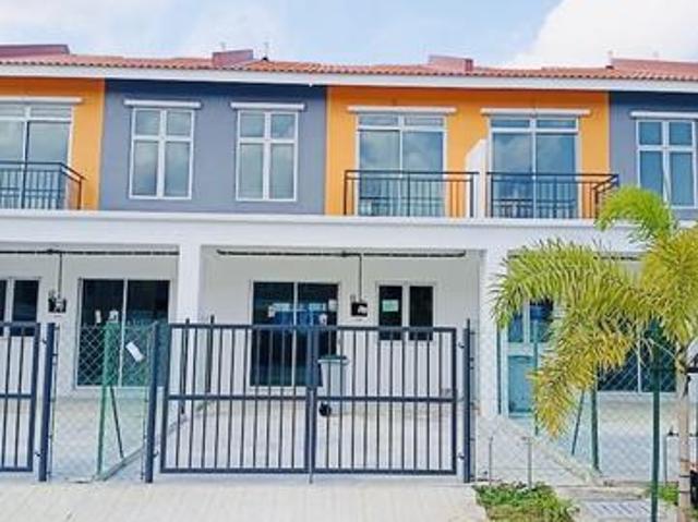 Terraced House for sale in Malaka