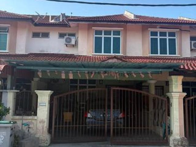 Terraced House for sale in Malaka