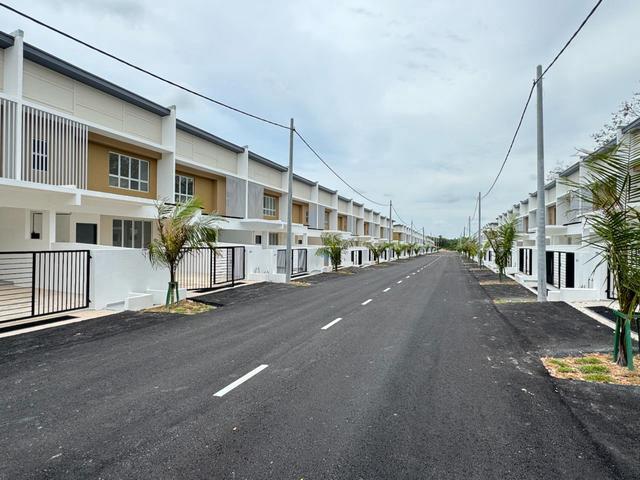 Terraced House for sale in Malaka