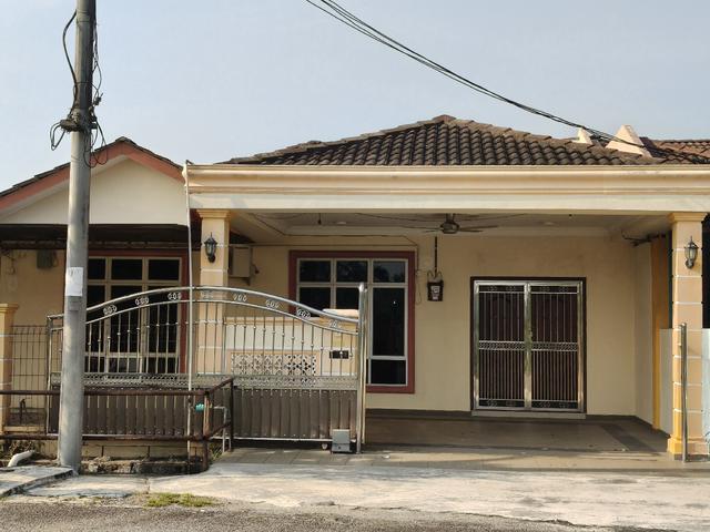 Residential House for sale in Malaka