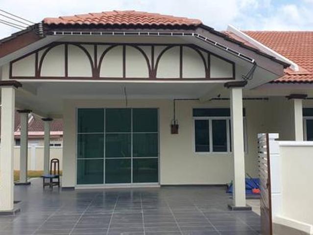 Terraced House for sale in Malaka