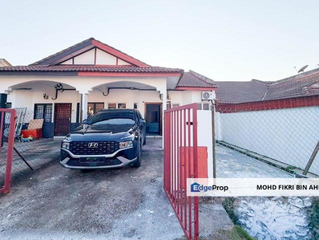 House for rent in Malaka