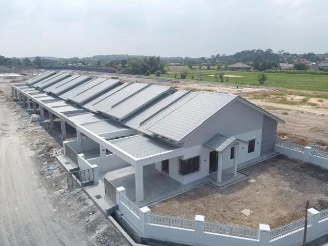 Terraced House for sale in Malaka