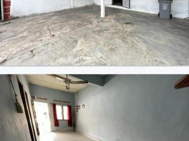 House for sale in Malaka