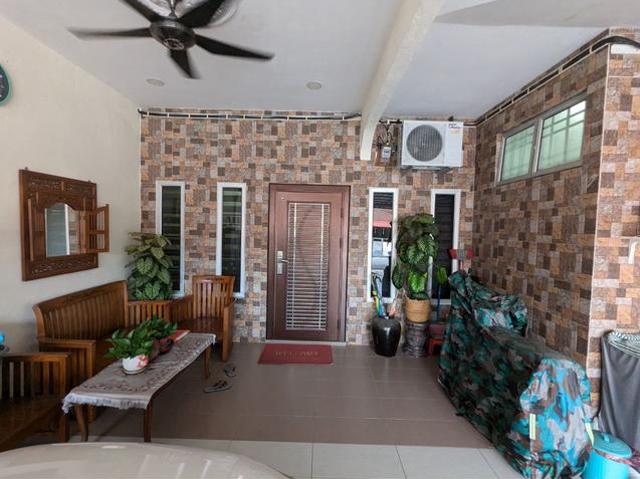 Terraced House for sale in Malaka