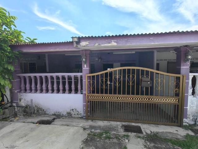 Terraced House for sale in Rembia, Malaka