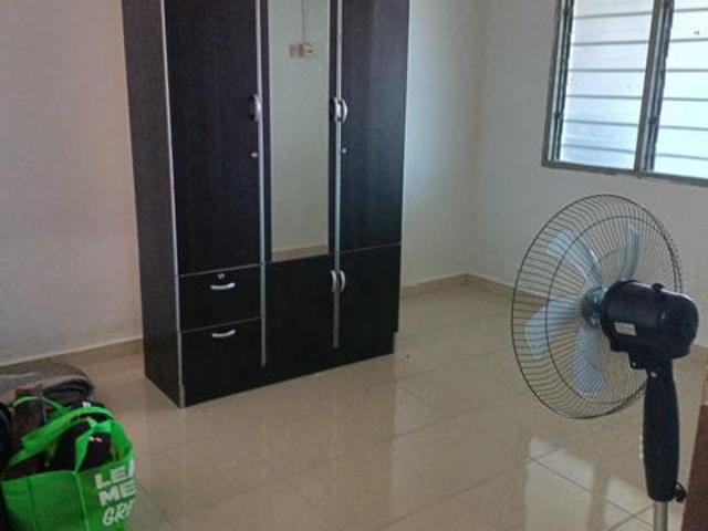 Terraced House for sale in Malaka