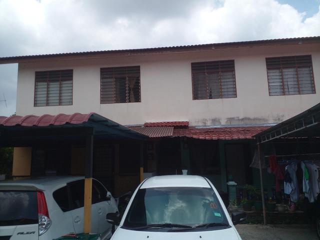 Townhouse for sale in Durian Tunggal, Malaka