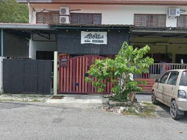 Townhouse for sale in Kuala Selangor, Selangor