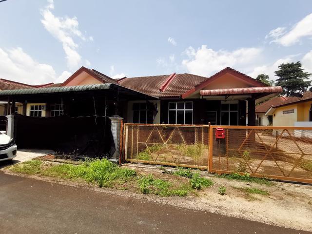 Terraced House for sale in Selising