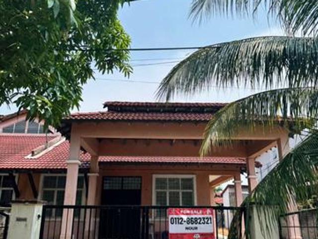 Residential House for sale in Malaka