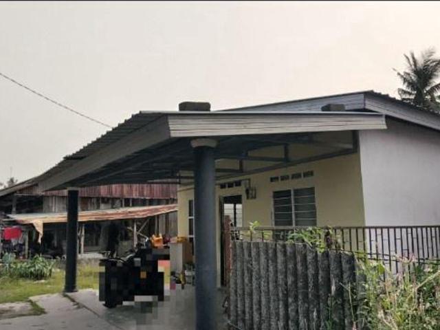 Bungalow for sale in Pontian
