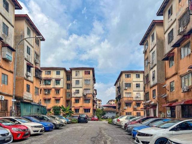 Flat for sale in Petaling, Subang Jaya