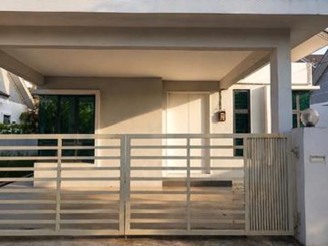 Bungalow for sale in Malaka