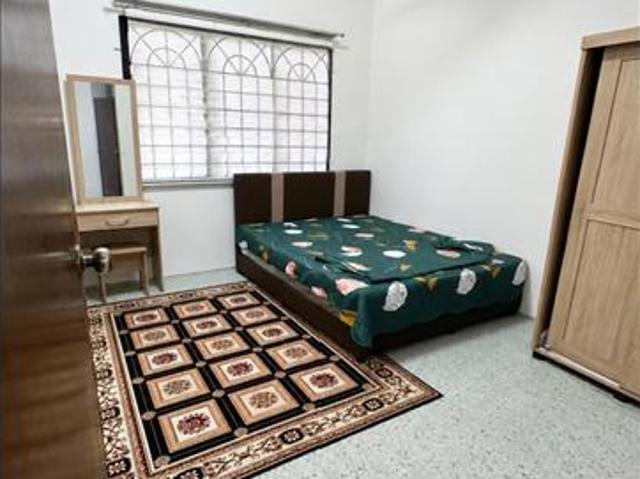 Terraced House for sale in Malaka