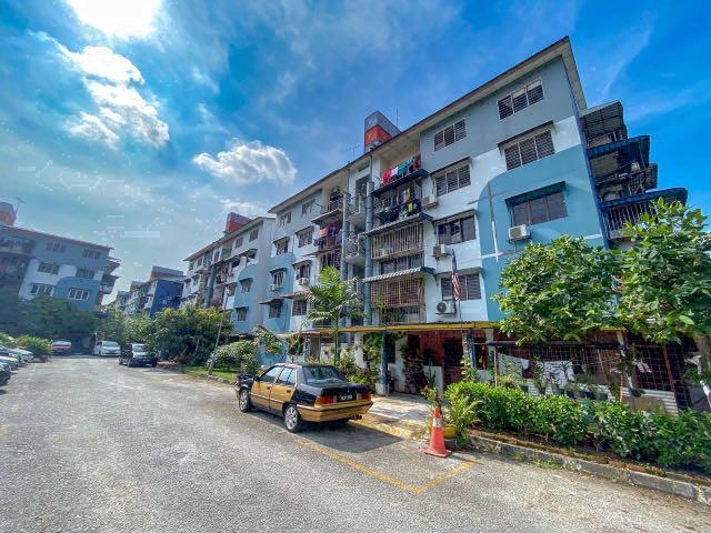 Flat for sale in Petaling, Alam Impian
