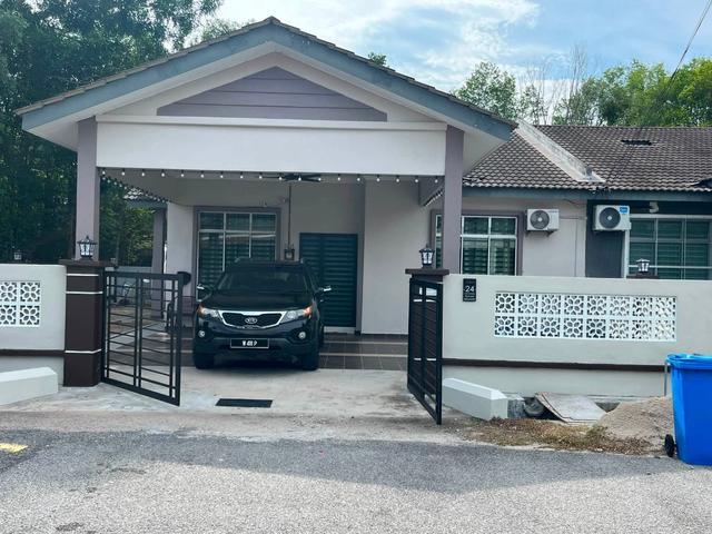 Residential House for sale in Malaka