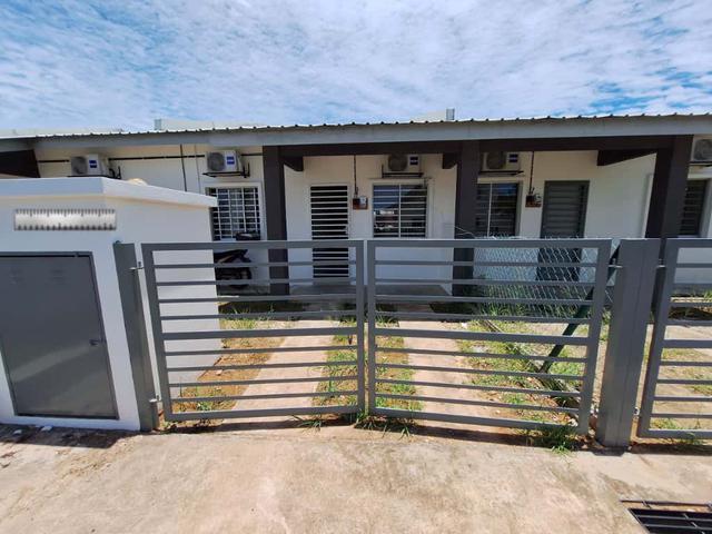 Terraced House for sale in Tanjong Karang, Selangor
