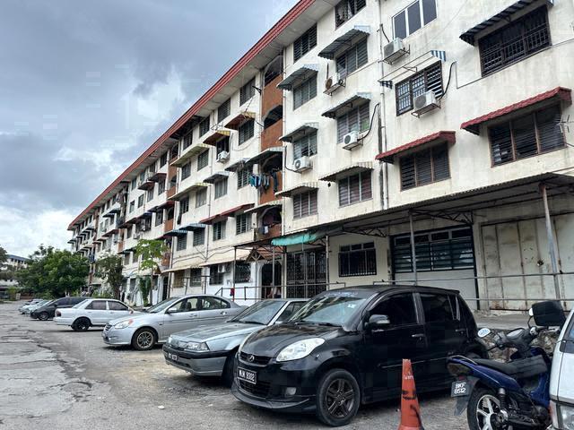 Flat for sale in Kajang, Langat