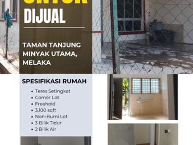 Terraced House for sale in Malaka