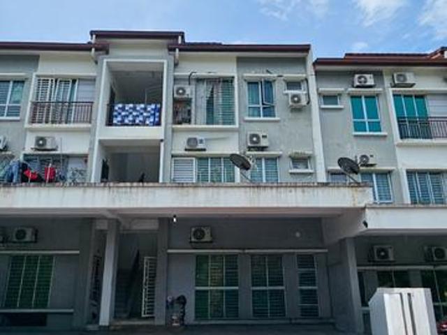 Townhouse for rent in Kajang, Langat