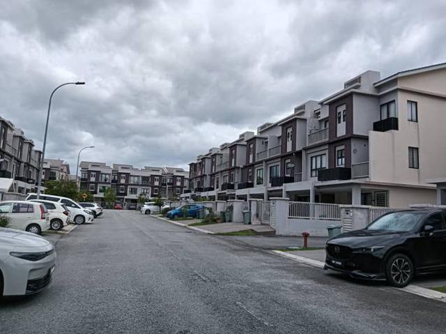 Townhouse for rent in Kajang, Langat