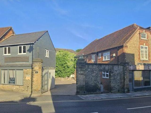 House for sale in Midhurst, Chichester