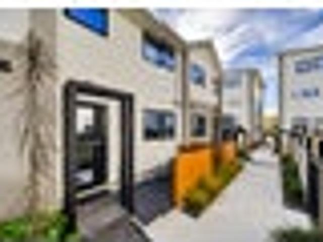 House for sale in Chaslands, Canterbury