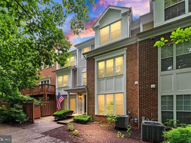 Condo for sale in Fairfax