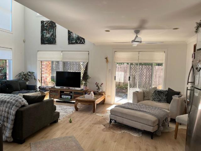 Room for rent in Runaway Bay, Gold Coast City