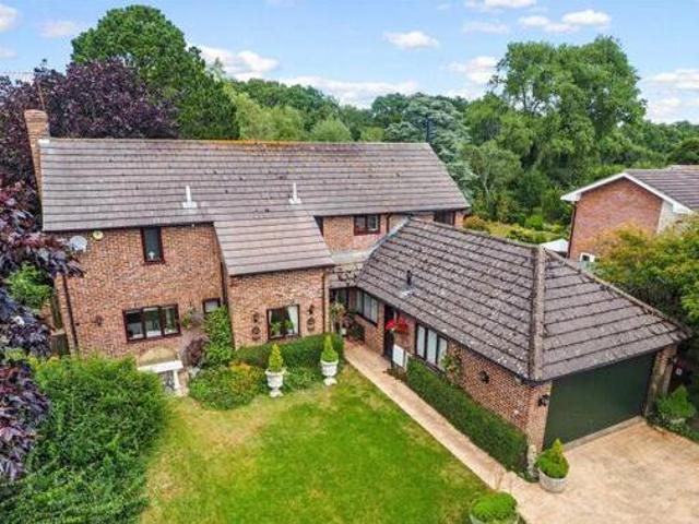 House for sale in Littlecote, West Sussex