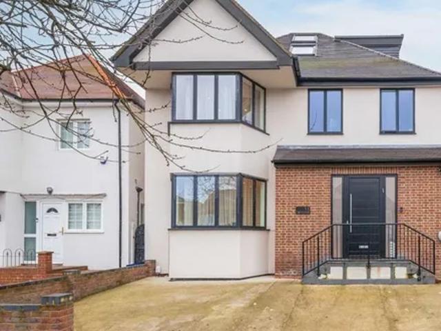 House for rent in Hendon Central, Greater London