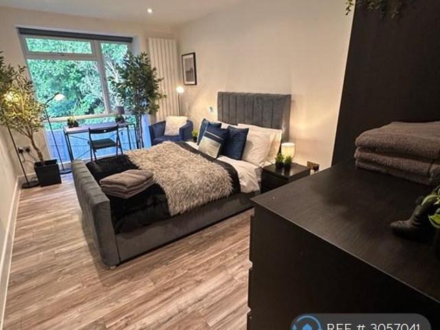 House for rent in London Borough of Harrow, Greater London