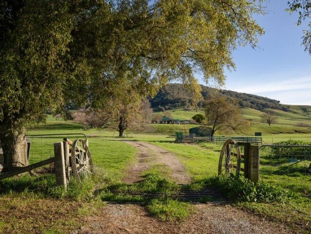 Cottage for sale in Victoria