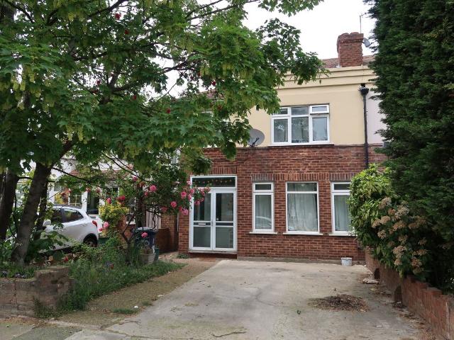 House for rent in London Borough of Ealing, Greater London