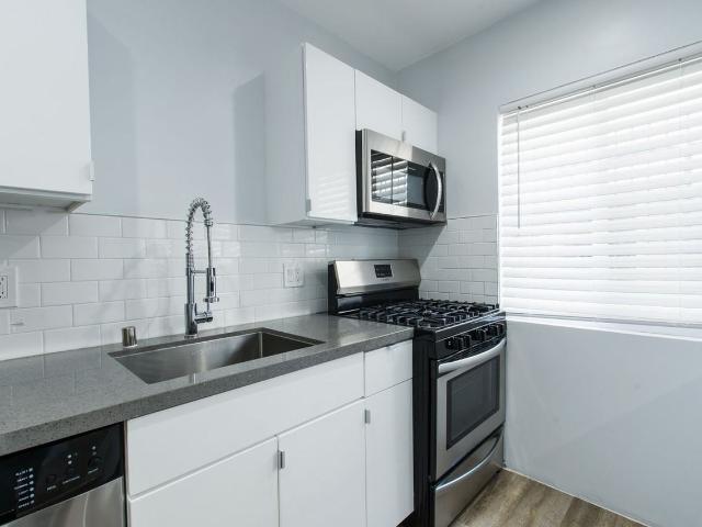 Apartment for rent in Canoga Park, California